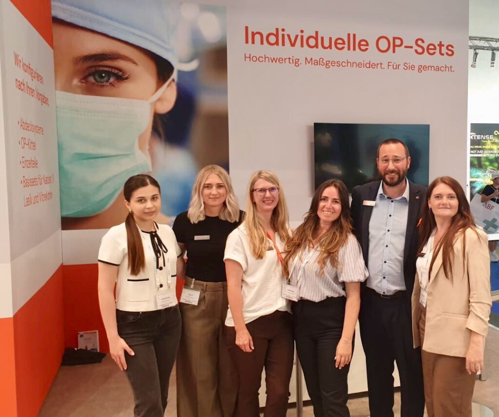Zufriedenes Team von MED Medical Products auf der DOC