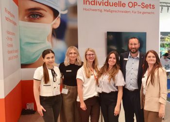 Zufriedenes Team von MED Medical Products auf der DOC